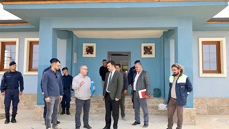 Kaymakam Soysal Akıncılar Beldesi Deprem konutlarında incelemede bulundu
