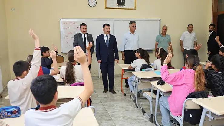 Kaymakam Soysal okul ziyaretlerine deva ediyor