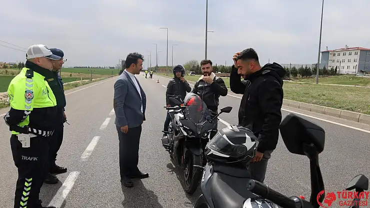Kaymakam Soysal yol kontrol ve uygulama noktalarını ziyaret etti