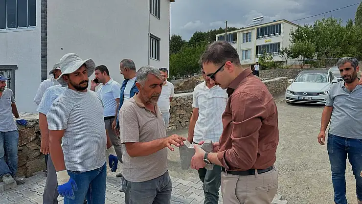 Kaymakam Yıldız, Çat köyünde incelemelerde bulundu