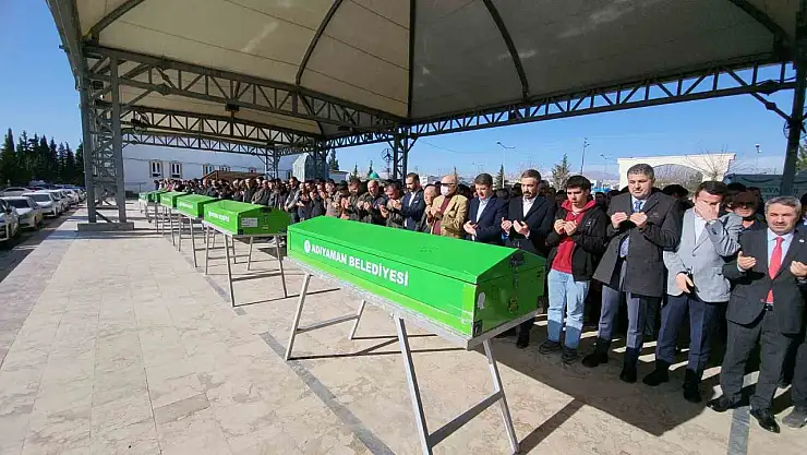 Kazada hayatını kaybeden 5 kişi toprağa verildi
