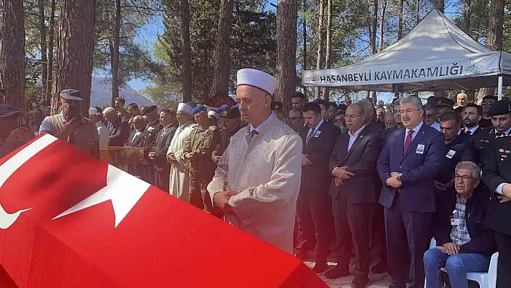 Kazada şehit olan Astsubay Çavuş Kemal Özgür, Osmaniye'de toprağa verildi