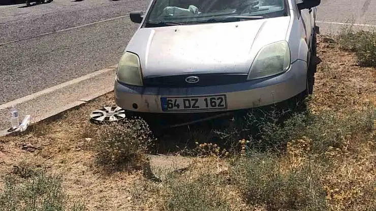 Kontrolden çıkan otomobil orta refüje çıktı: 1 yaralı