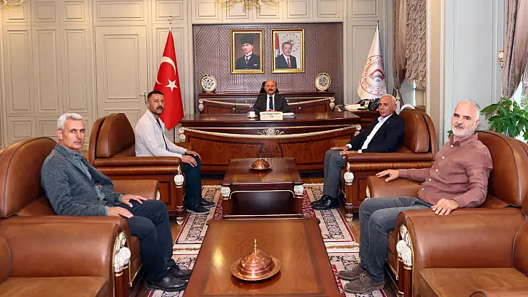 Köy Muhtarları Derneği heyeti Vali Varol'la bir araya geldi
