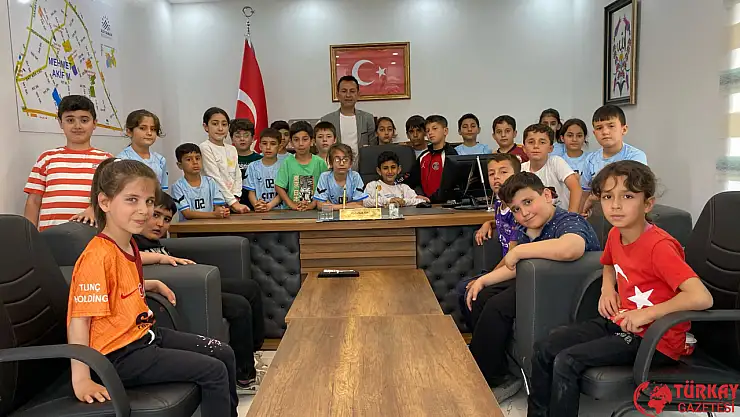 Küçük muhtar ve azaları 23 Nisan'da görevi devraldı