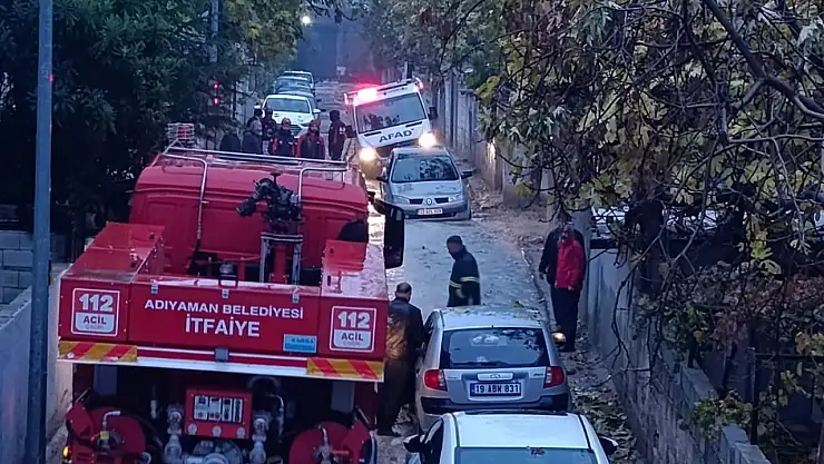 Mahsur kalan AFAD'ı itfaiye ekipleri kurtardı