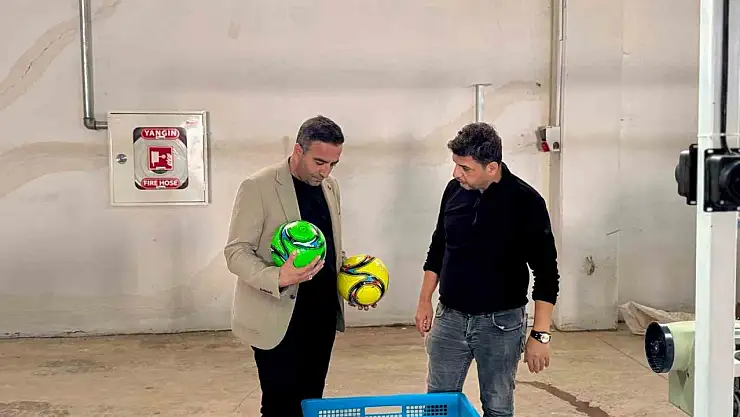 Malatya'da futbol topu üretimine başlandı