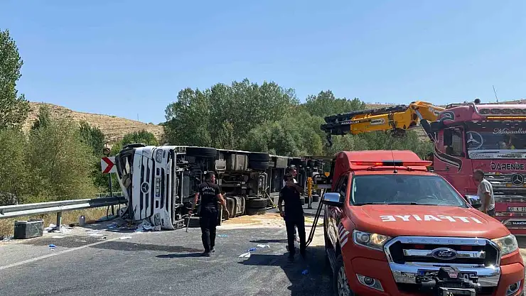 Malatya'daki kazada yaralanan tır sürücüsü hayatını kaybetti