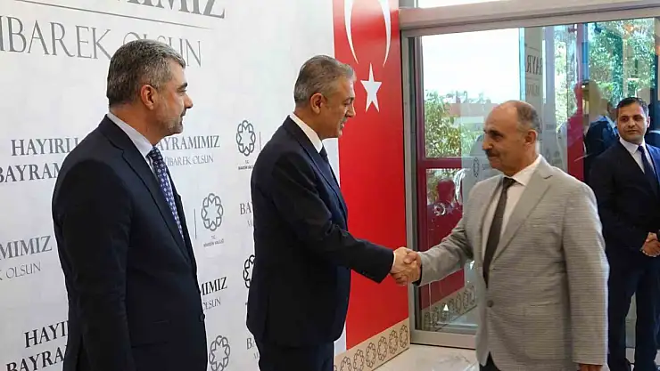 Mardin'de farklı dine mensup vatandaşlar bayramlaşma programında buluştu