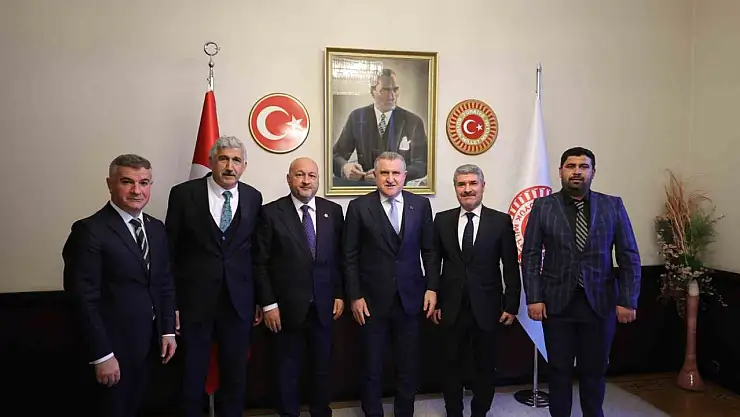 AK Parti Adıyaman Milletvekili Kurt ve belediye başkanları, Bakan Bak ile görüştü