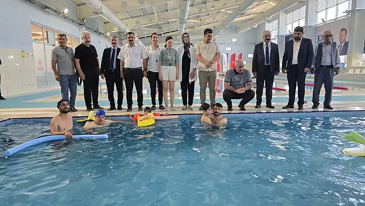 Milletvekili Özhan'dan Özel Sporculara Anlamlı Ziyaret: 'Yüzmede Engel Yok'