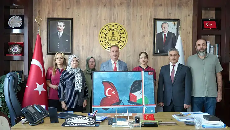 Milli Eğitim Müdürü Tosun'a anlamlı hediye