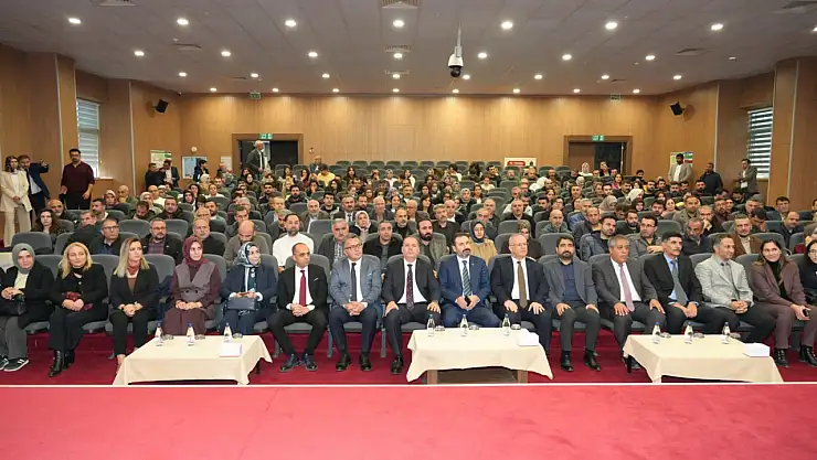 Modern dünyada aile ve düşünme becerileri konferansı gerçekleştirildi