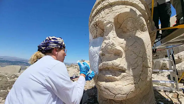 Nemrut Dağı'ndaki heykellere nano kireç enjekte edildi