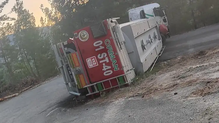 Orman yangınına müdahaleden dönen su tankeri devrildi