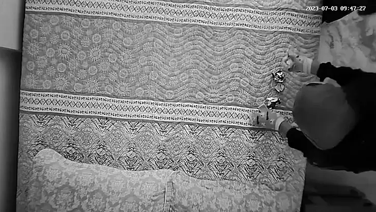 Osmaniye'de yatak odasındaki kameraya yansıyan hırsızlık