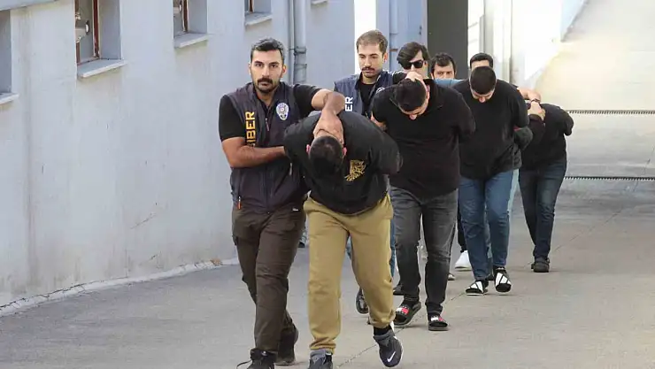 Otomobil ilanıyla 1 milyon liralık dolandırıcılık: 6 tutuklama