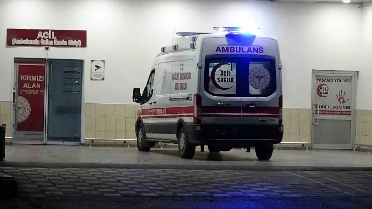 Otomobil ile çapa motoru çarpıştı: 1'i ağır 3 yaralı