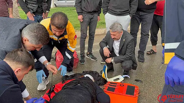 Otomobilin çarptığı yaşlı kadına ilk müdahaleyi milletvekilleri yaptı