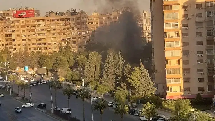 Şam'da araca füze saldırısı: 2 ölü, 3 yaralı