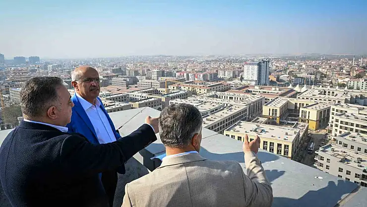 Sami Er: Malatya'nın hızlı inşa süreciyle yeniden şekillendiğini ve dirençli bir şehir olduğunu söyledi.