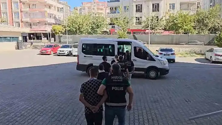 Şanlıurfa'da 17 adrese eş zamanlı operasyon: Aranan 8 şahıs yakalandı