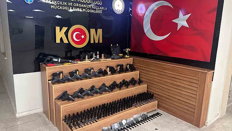Şanlıurfa'da 37 tabanca ve çok sayıda silah parçası ele geçirildi