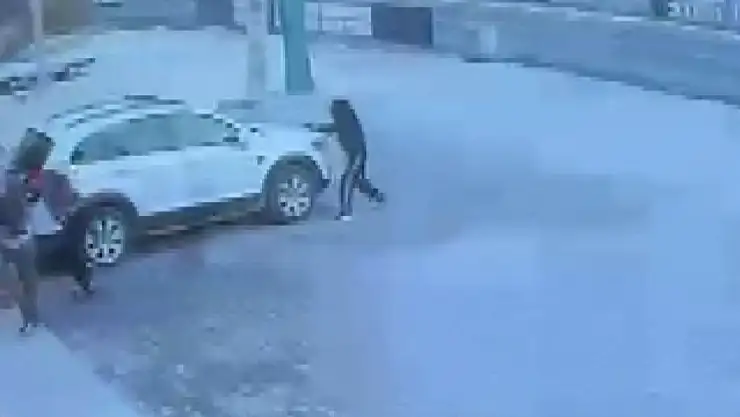 Şanlıurfa'da aynı gün iki iş yerine silahlı saldırı kamerada