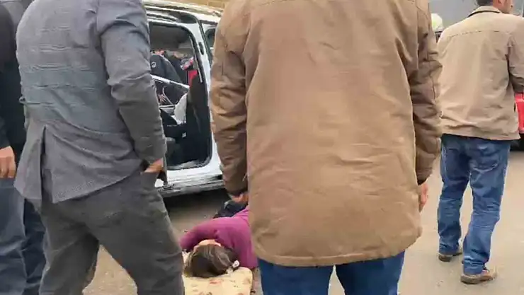 Şanlıurfa'da kamyonet ile hafif ticari araç çarpıştı: 2'si çocuk 4 yaralı