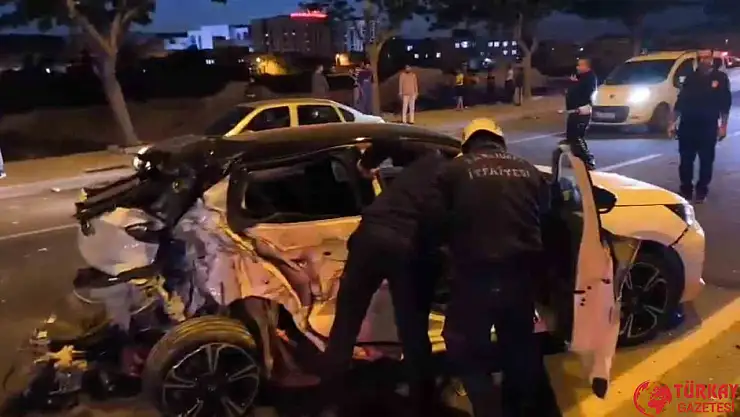 Şanlıurfa'da kamyonet ile otomobil çarpıştı: 4 yaralı