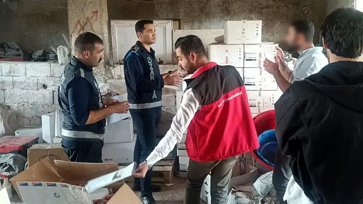 Şanlıurfa'da onlarca koli sahte zirai ilaç ele geçirildi