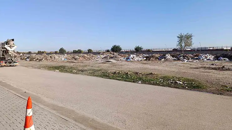 Sokak ortasında vahşice öldürüldü: 19 yaşındaki genç defalarca bıçaklandı