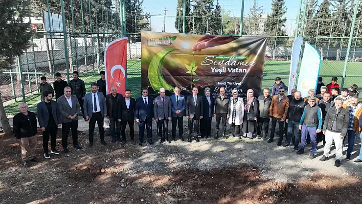 Spor Lisesi bahçesinde fidanlar toprakla buluşturuldu