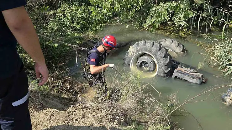Sulama kanalına devrilen traktörün sürücüsü hayatını kaybetti