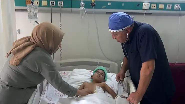 Suriye'de akciğer kisti patlayan 7 yaşındaki çocuk Şanlıurfa'da kurtarıldı
