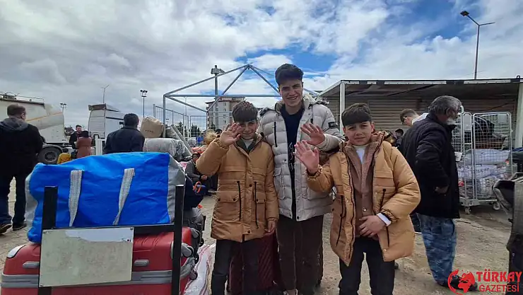 Suriyeliler bayram sonrası ülkelerine dönmeye devam ediyor