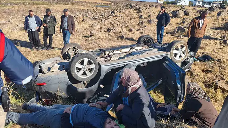Takla atan otomobilde aynı aileden 4 kişi ağır yaralandı