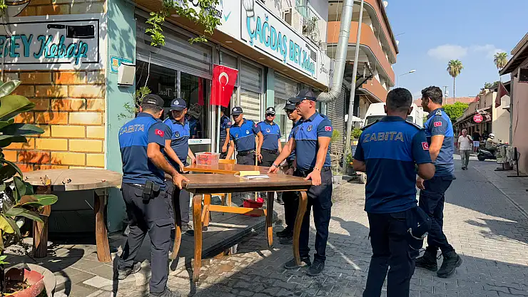 Tarsus Belediyesi'nden kaldırım işgallerine karşı kararlı denetim