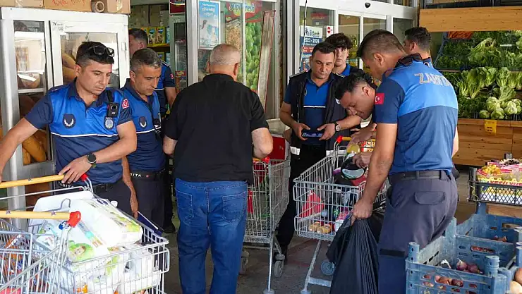 Tarsus'ta zabıta denetiminde sağlıksız ürünler imha edildi