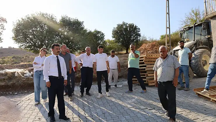 Teğmenli Köyü yolları kilitli parke taşıyla döşeniyor