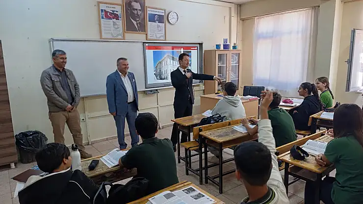 Torun, Şehit Ümit Özet Ortaokulunu ziyaret etti