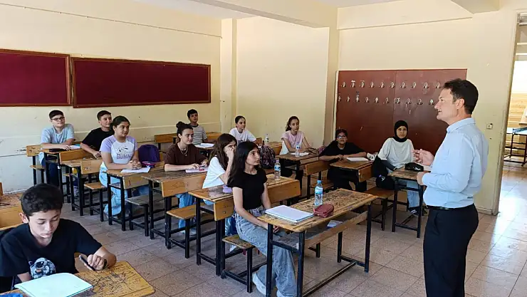 Torun, Yaz DYK Kursları ve LGS Tercih Bürolarını ziyaret etti