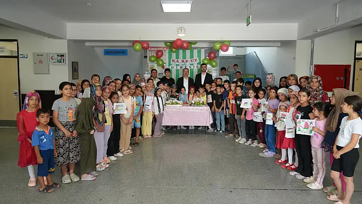 Tosun, Yaz okulundaki öğrencilerle bir araya geldi