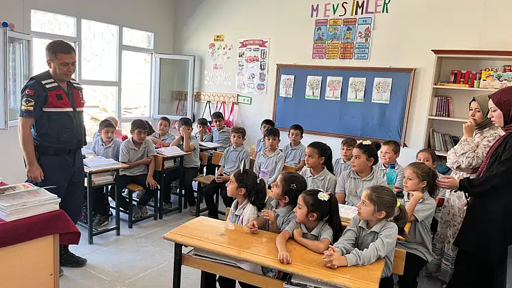 Tut'ta Öğretmen ve öğrenciler güvenlik ve dolandırıcılık konularında bilgilendirildi