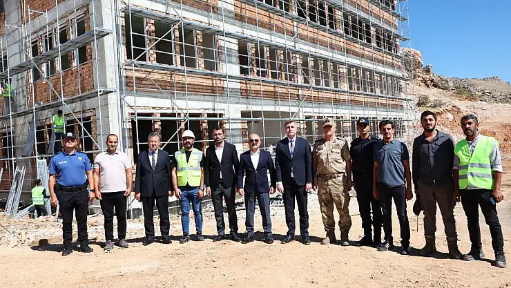 Vali Varol Gerger'de TOKİ Konutlarında incelemelerde bulundu