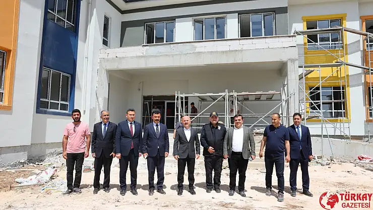 Vali Varol Kahta Özel Eğitim Meslek Okulu inşaatında incelemelerde bulundu