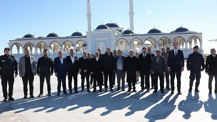 Vali Varol Sahabe Safvan Bin Muattal Külliyesinde incelemelerde bulundu