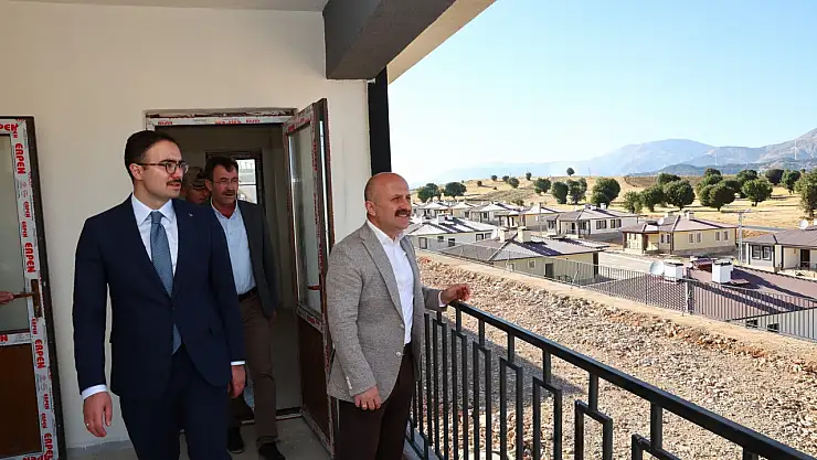 Vali Varol, Sincik'te yapımı tamamlanan köy evlerini inceledi