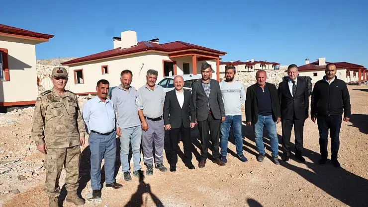 Vali Varol Yenigüven Köyü Kırsal Evlerinde incelemelerde bulundu