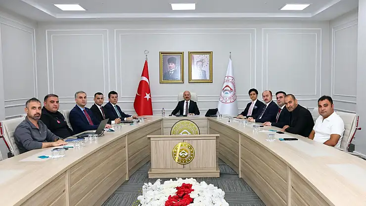 Vali yardımcıları değerlendirme toplantısı yapıldı